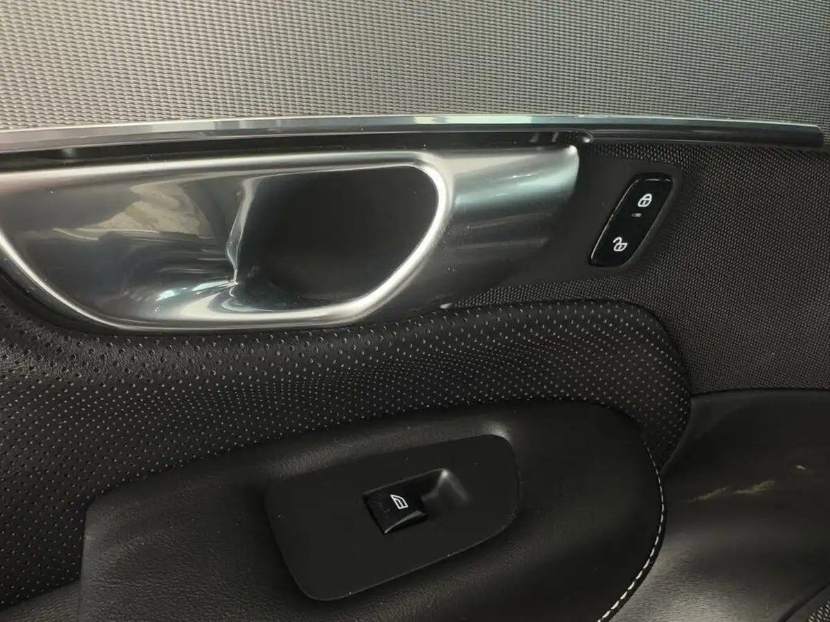 2021-volvo-xc90-20-b5-r-design-big-10