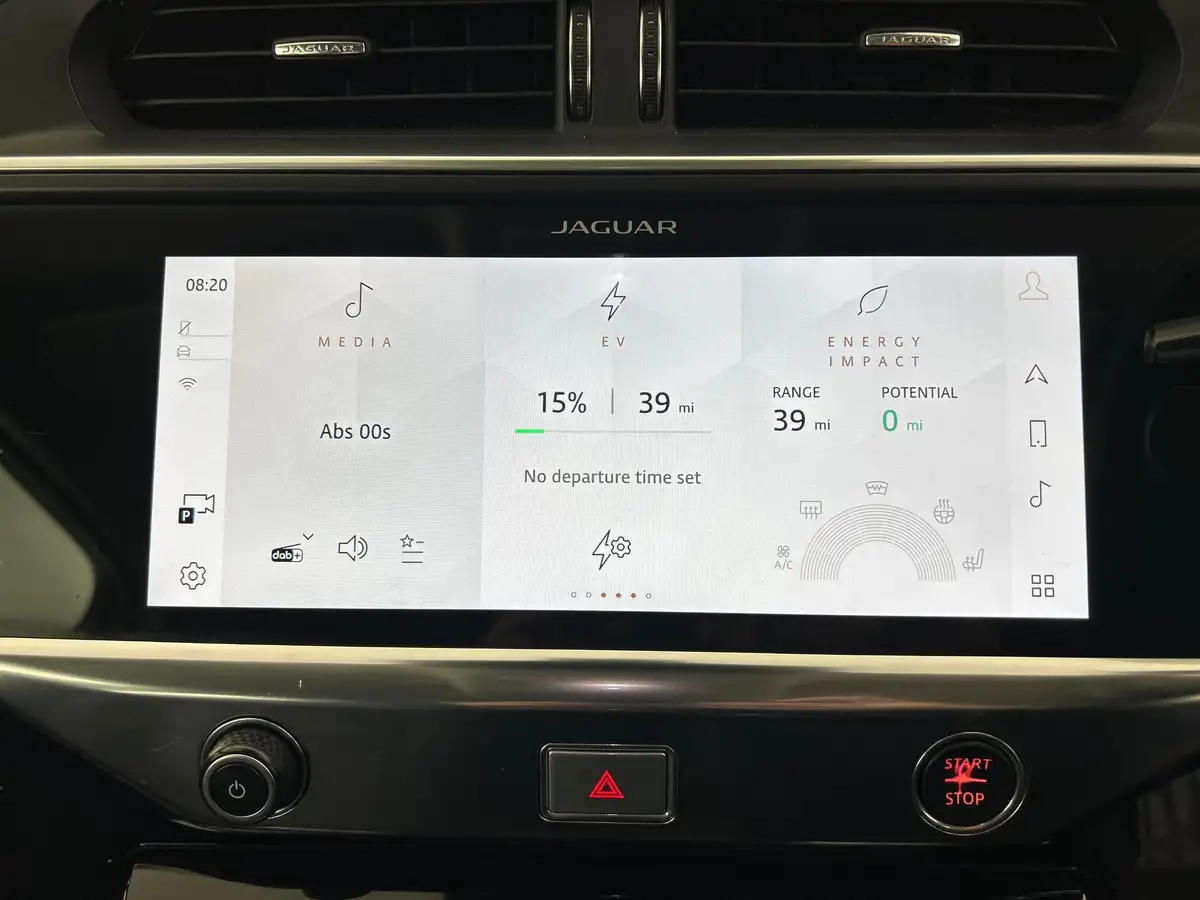 2022-jaguar-i-pace-ev400-se-big-16