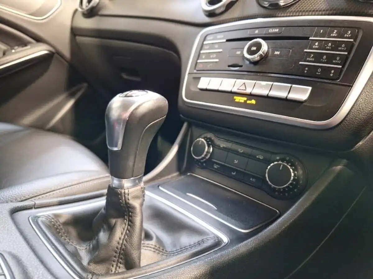 2018-mercedes-benz-gla-class-16-gla-200-se-156ps-big-10