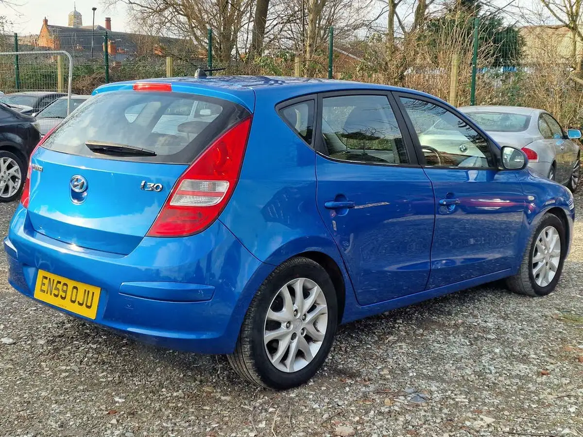 2010-hyundai-i30-14-comfort-107bhp-hatchback-big-7