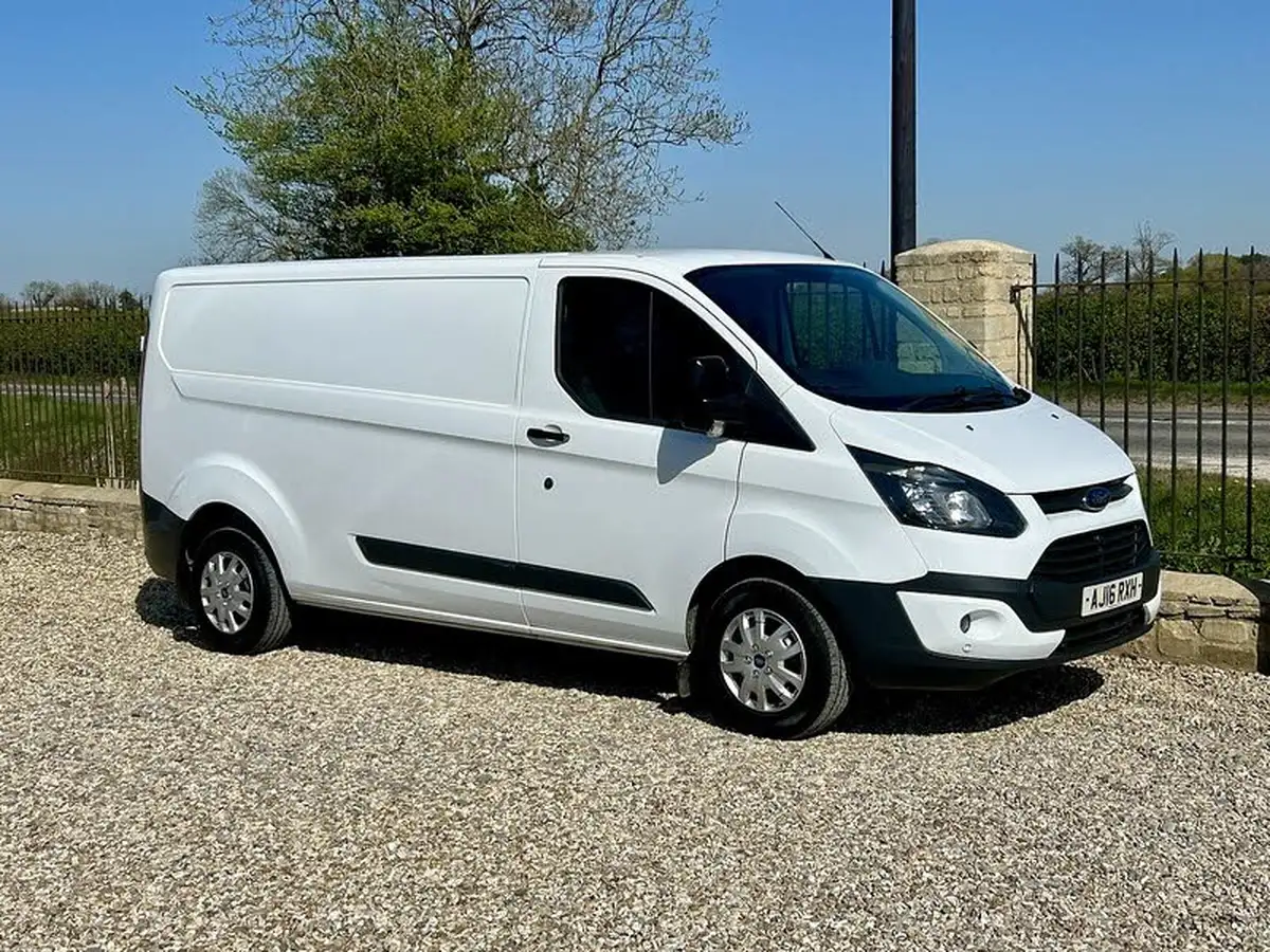 2016-ford-transit-custom-22tdci-290-l1h2-100ps-econetic-panel-van-big-2