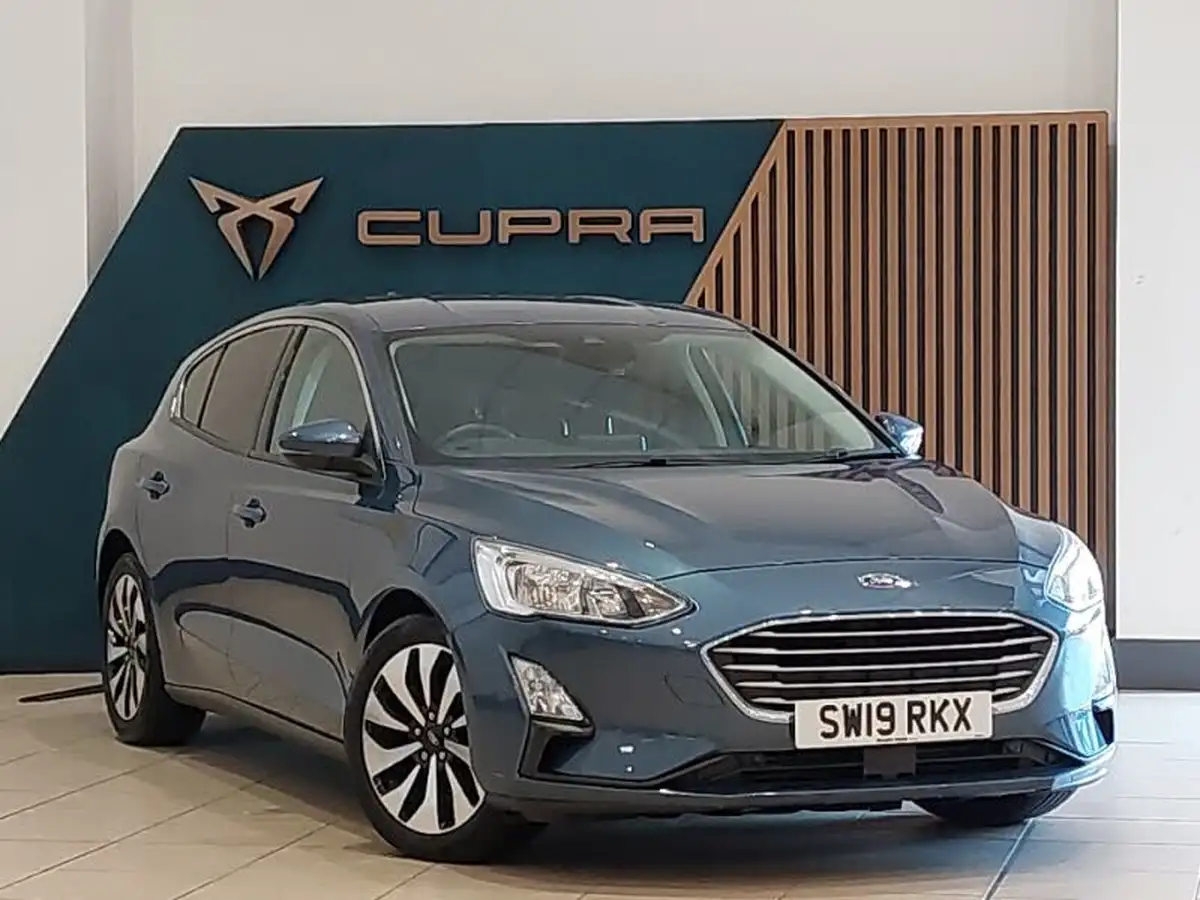 2019-ford-focus-10t-zetec-125ps-hatchback-big-0