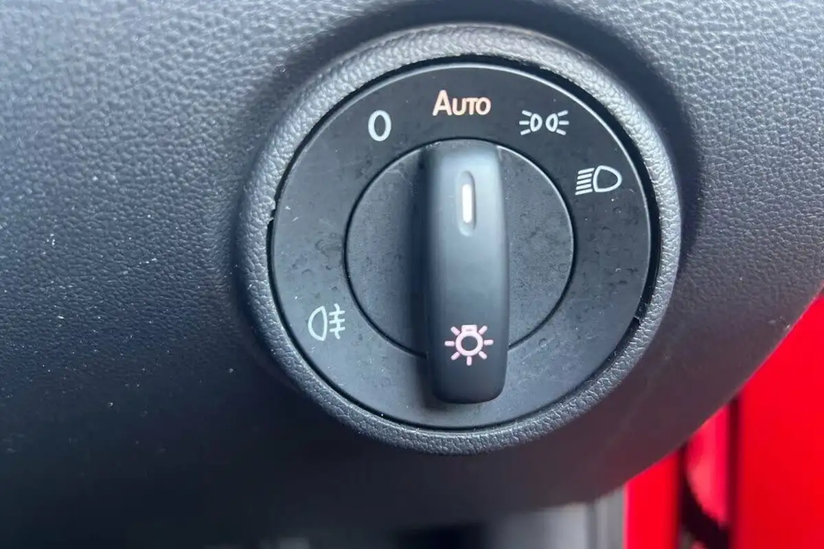 2019-volkswagen-up-10-move-up-tech-edition-5d-big-17