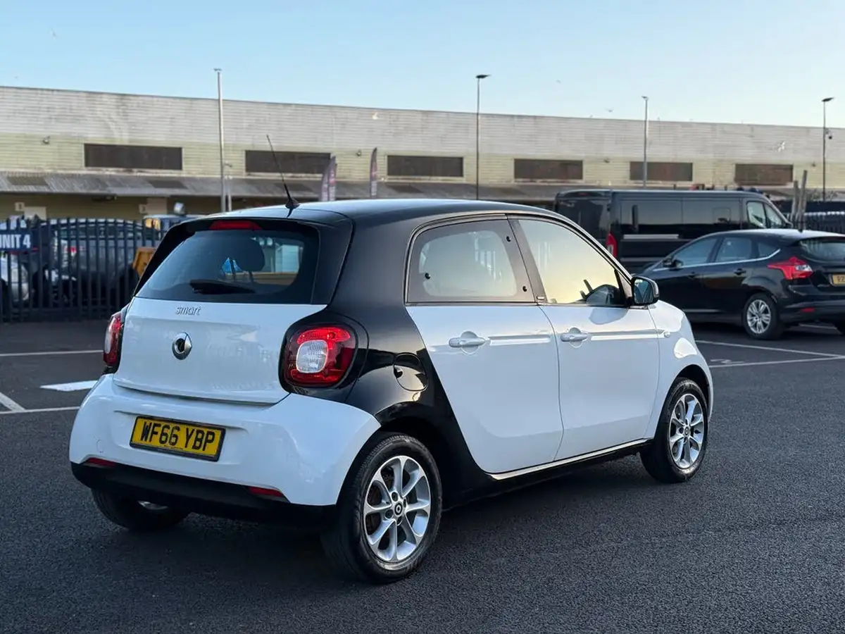 2016-smart-forfour-10-passion-71bhp-ss-big-12