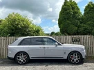 2022-rolls-royce-cullinan-675-black-badge-small-3