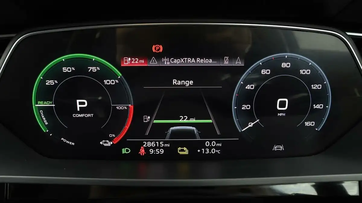 2021-audi-e-tron-50e-technik-station-wagon-big-9