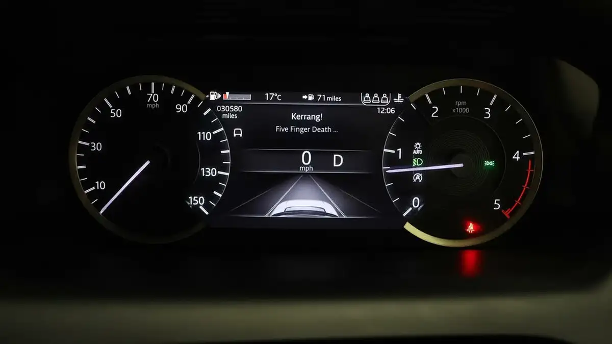 2022-land-rover-discovery-sport-20-d200-urban-edition-big-9