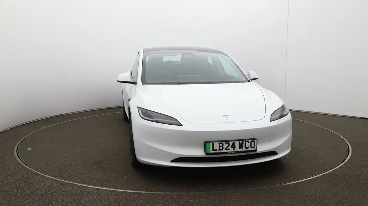 2024-tesla-model-3-e-rwd-big-32