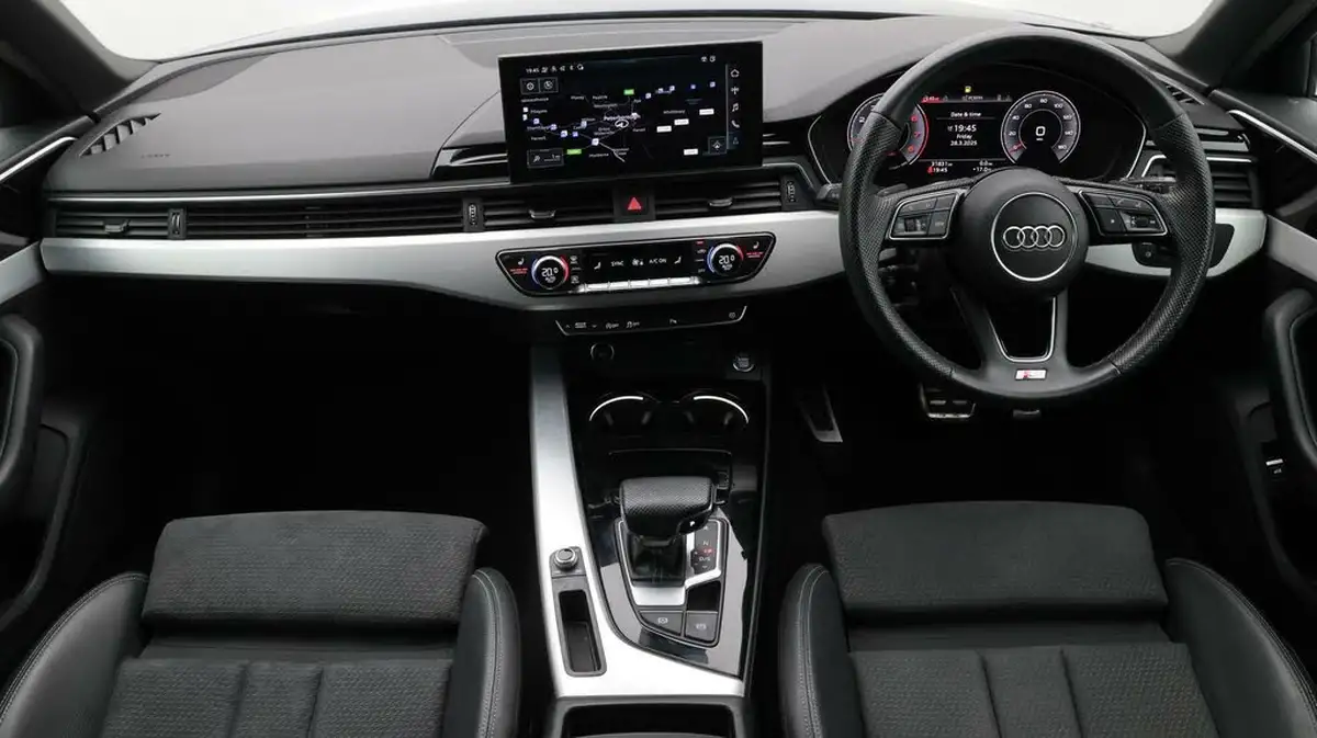 2022-audi-a4-avant-20-35-tfsi-s-line-tronic-big-13
