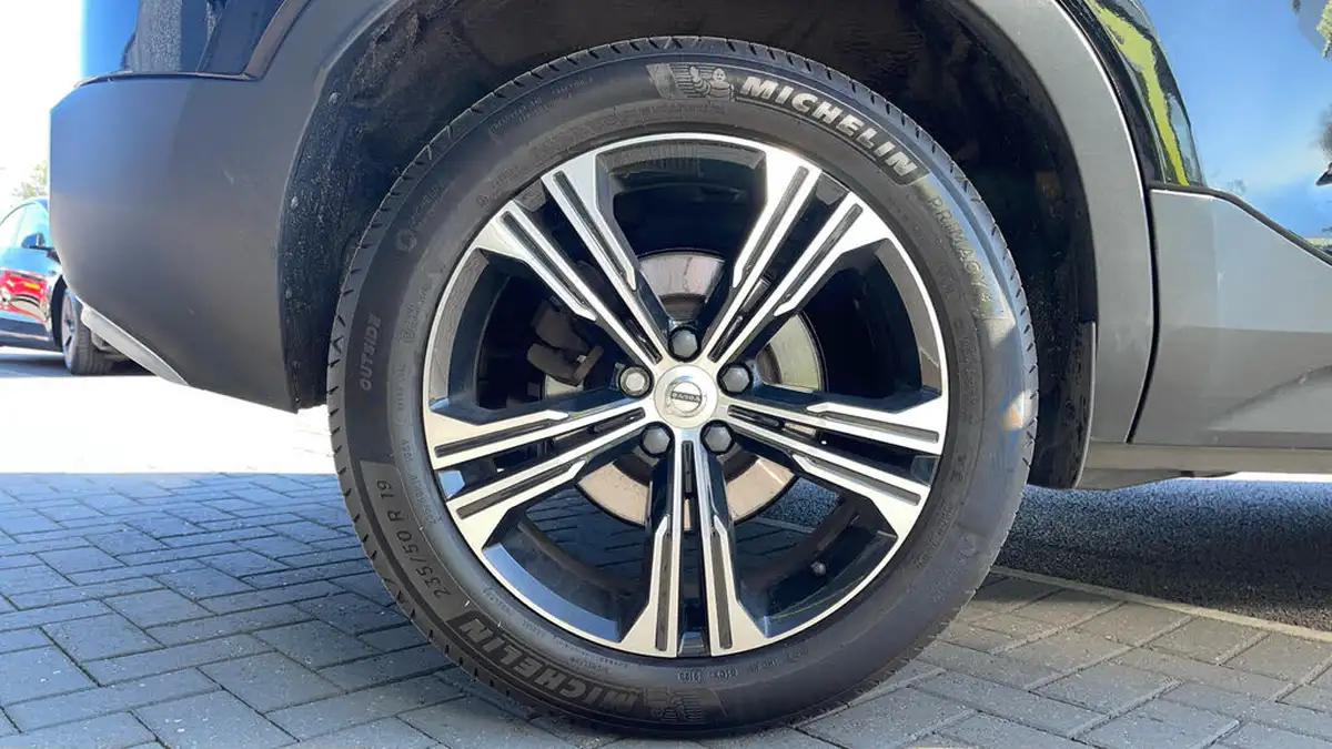 2020-volvo-xc40-20-b4-inscription-pro-big-18