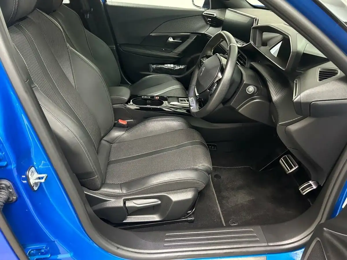 2021-peugeot-2008-suv-e-gt-big-43