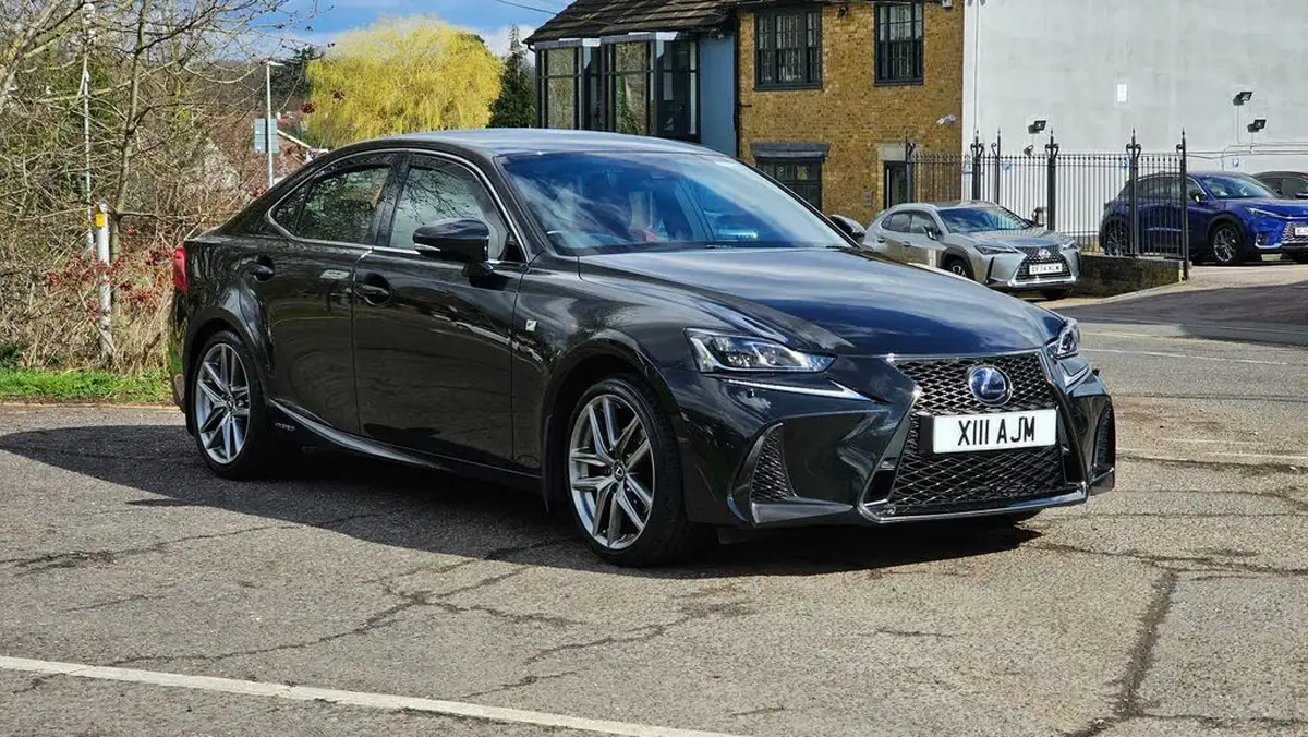 2020-lexus-is-300h-25-f-sport-big-1