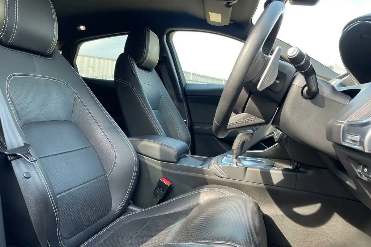 2018-jaguar-e-pace-20-i4d-r-dynamic-hse-180ps-ss-big-24