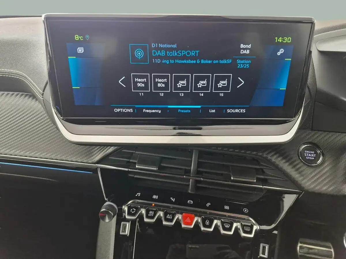 2022-peugeot-2008-suv-e-gt-premium-big-22