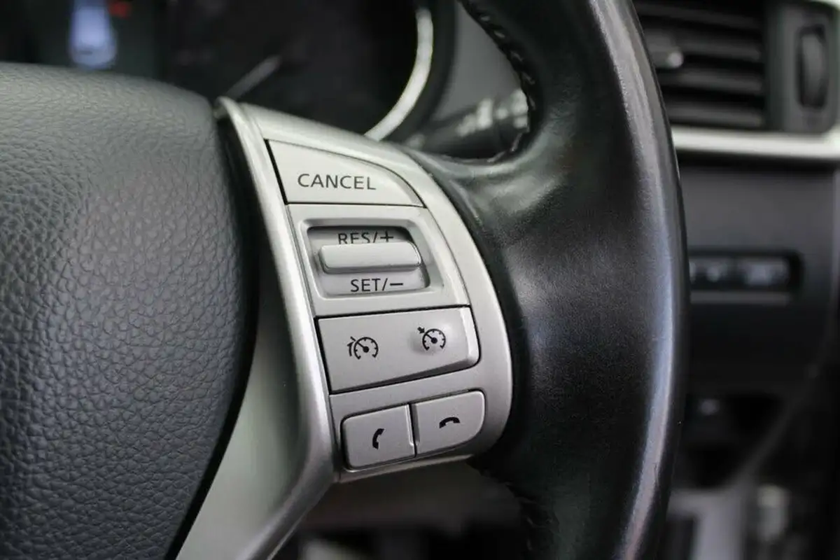 2015-nissan-qashqai-15dci-n-tec-big-28