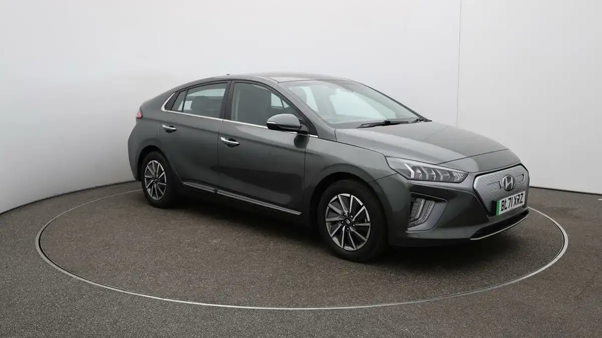 2022-hyundai-ioniq-e-premium-electric-big-37