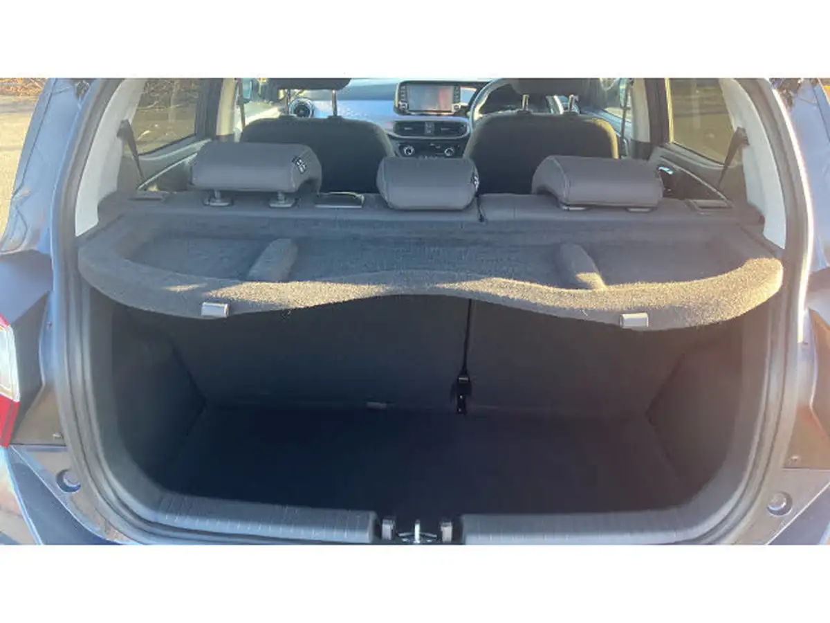2024-hyundai-i10-12-premium-79ps-auto-big-3