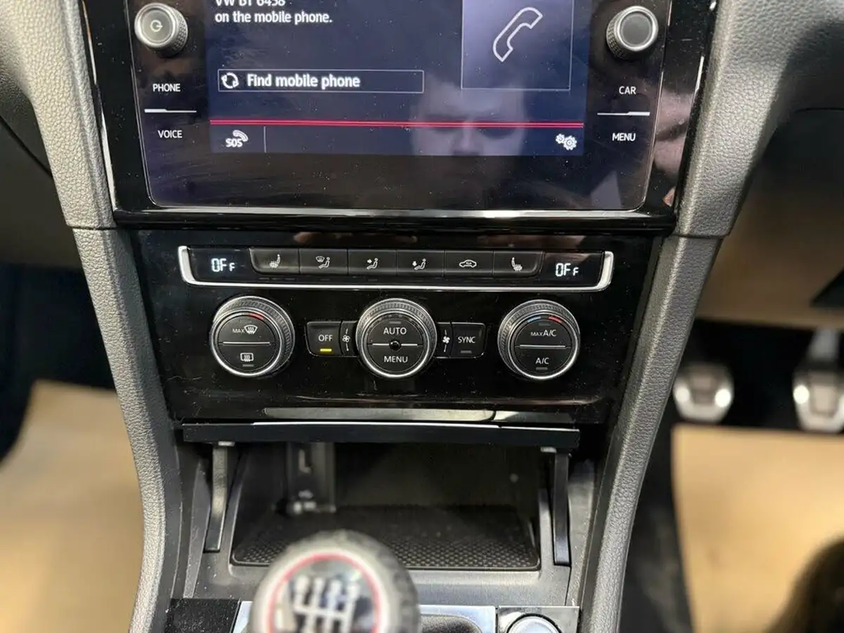2019-volkswagen-golf-20-tsi-gti-performance-5d-big-20