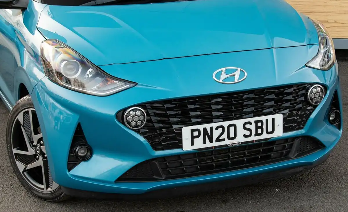 2020-hyundai-i10-10-premium-big-10