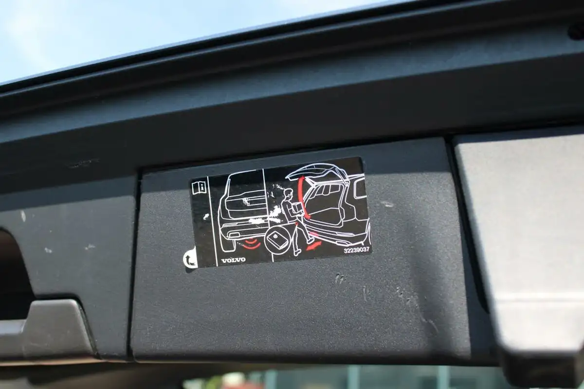 2021-volvo-v90-20-t6-inscription-340bhp-big-41