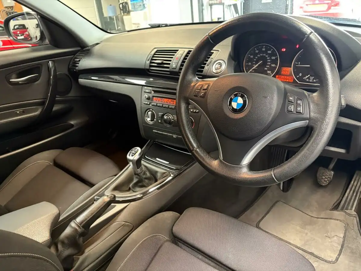 2011-bmw-1-series-20td-120d-sport-coupe-2d-big-36