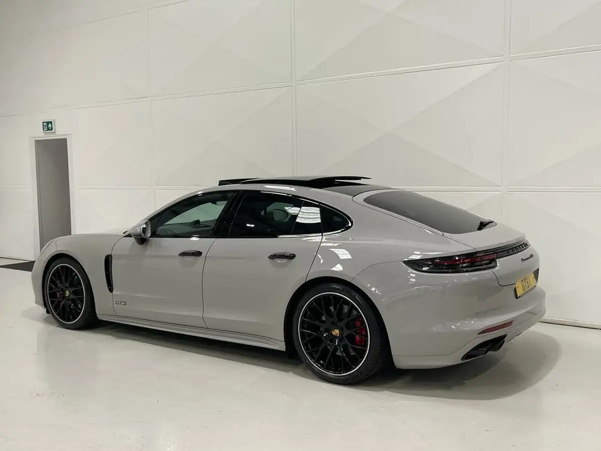 2019-porsche-panamera-40-v8-gts-hatchback-big-4