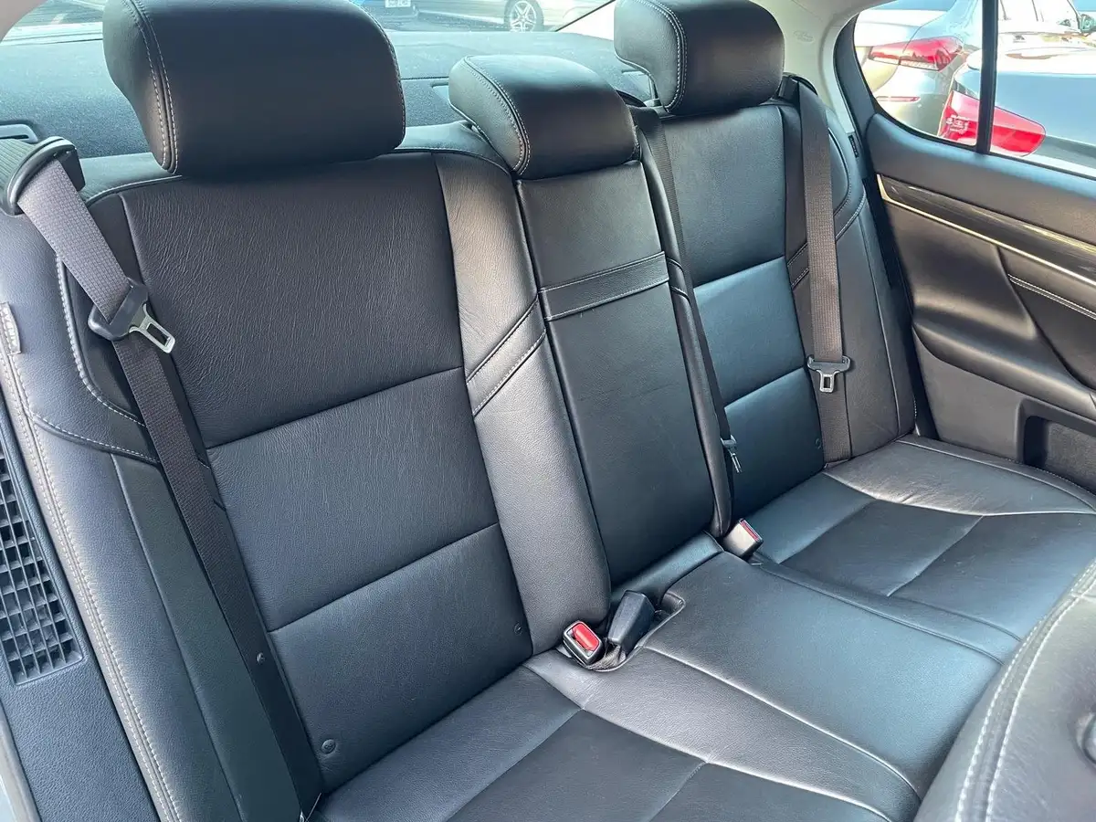 2018-lexus-gs-300h-25-executive-edition-big-25