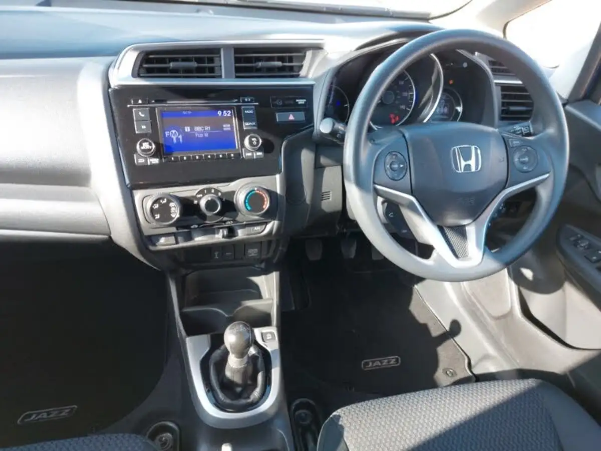 2020-honda-jazz-13-i-vtec-s-big-9