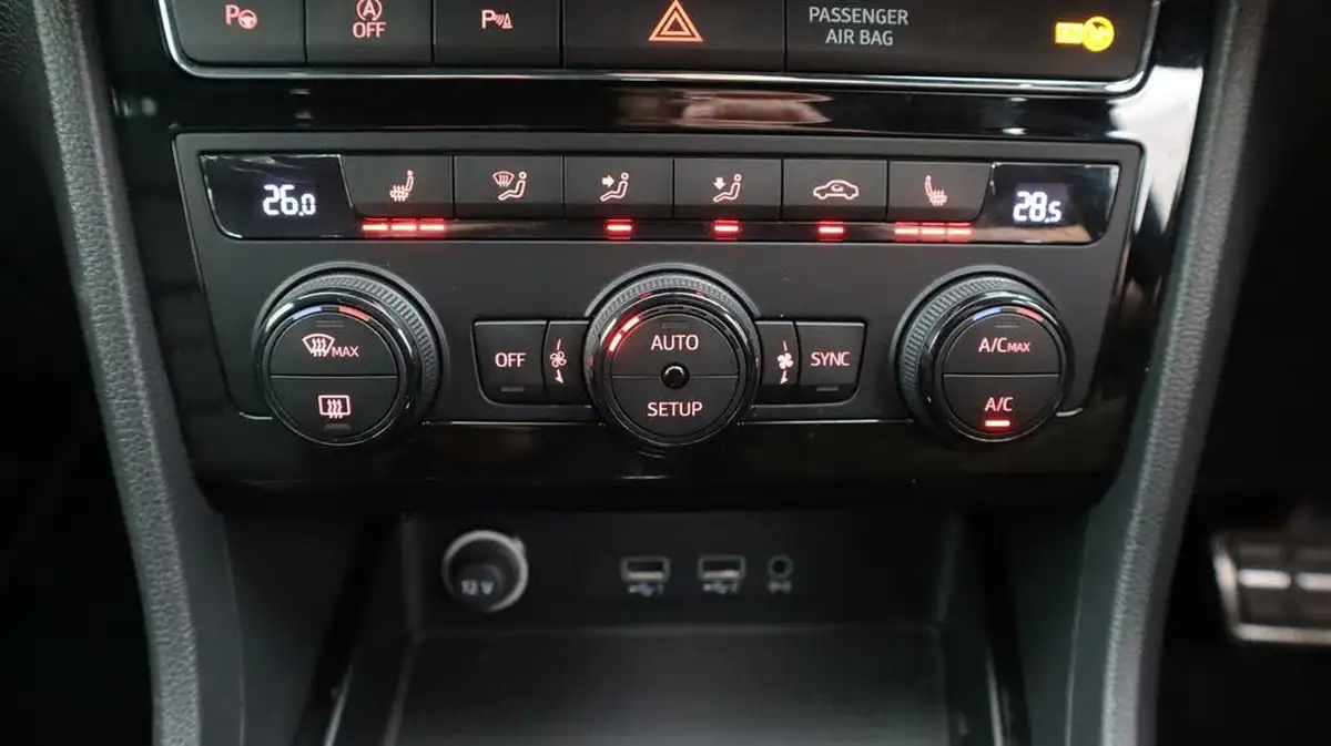 2020-seat-ateca-20-tsi-fr-black-edition-big-12