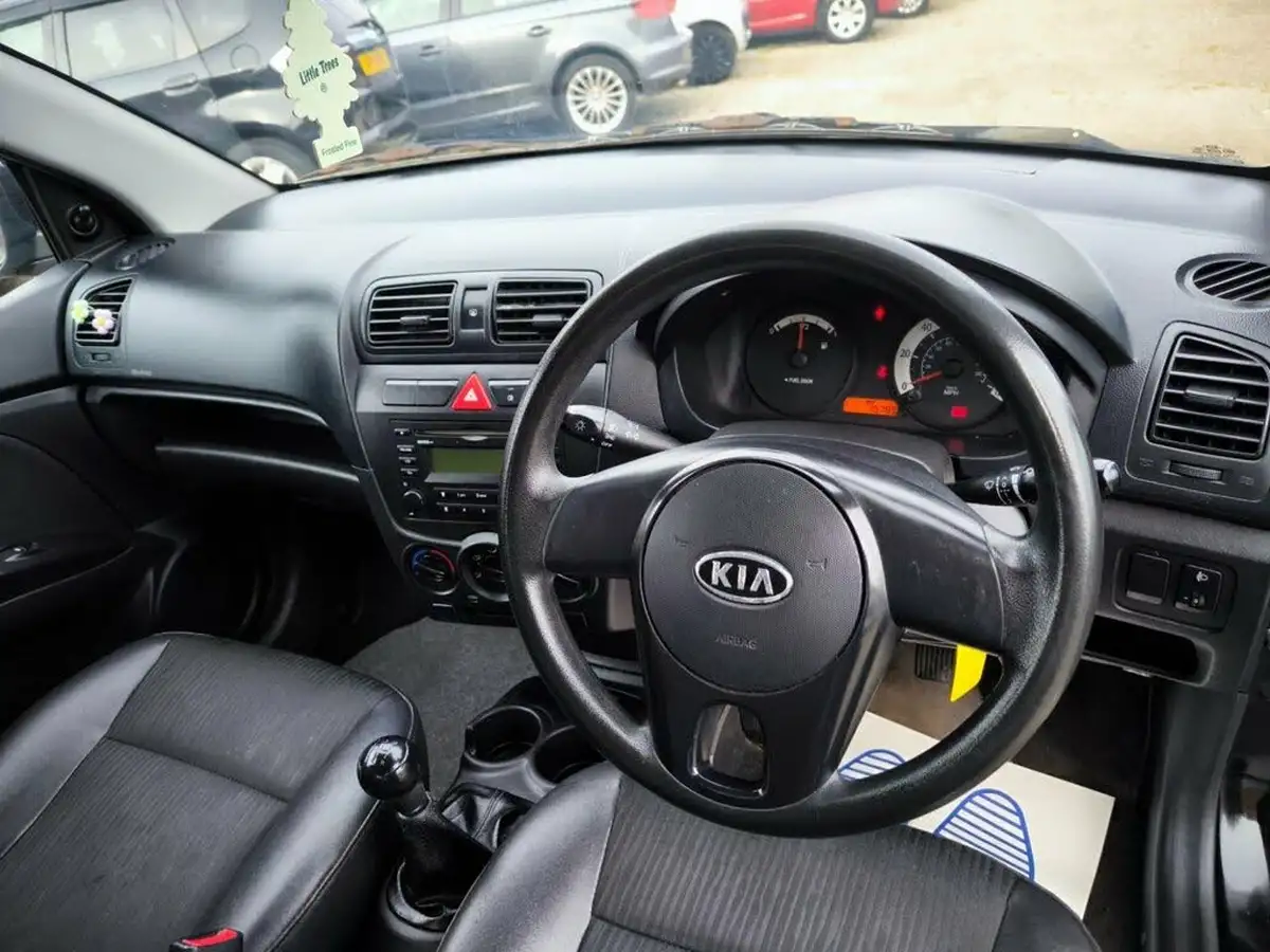 2010-kia-picanto-10-picanto-1-60bhp-big-9