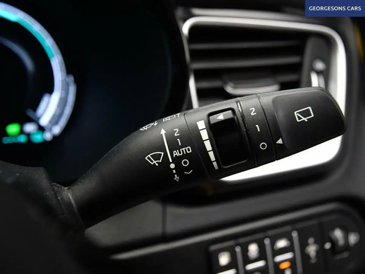 2022-kia-xceed-16-gdi-4-big-24