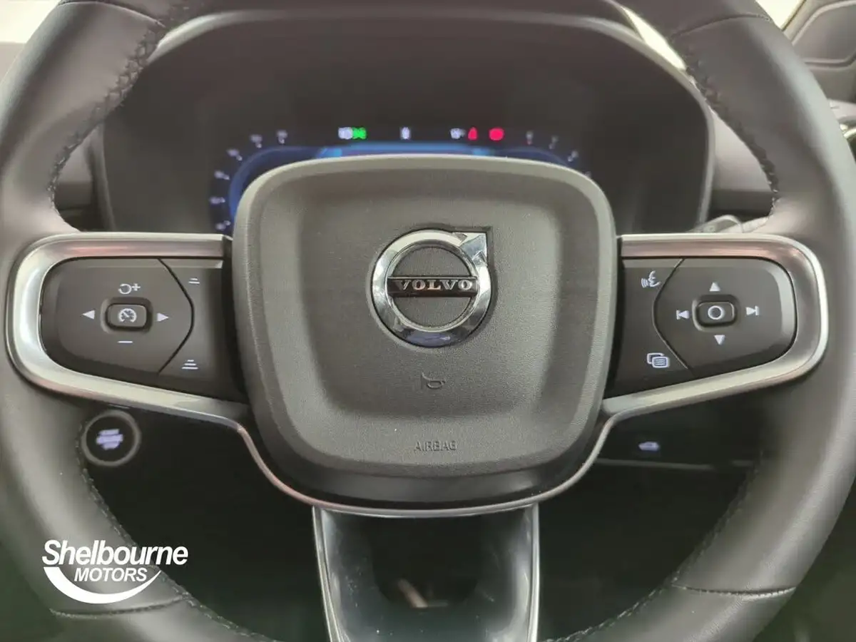 2024-volvo-xc40-20-b3-plus-big-14