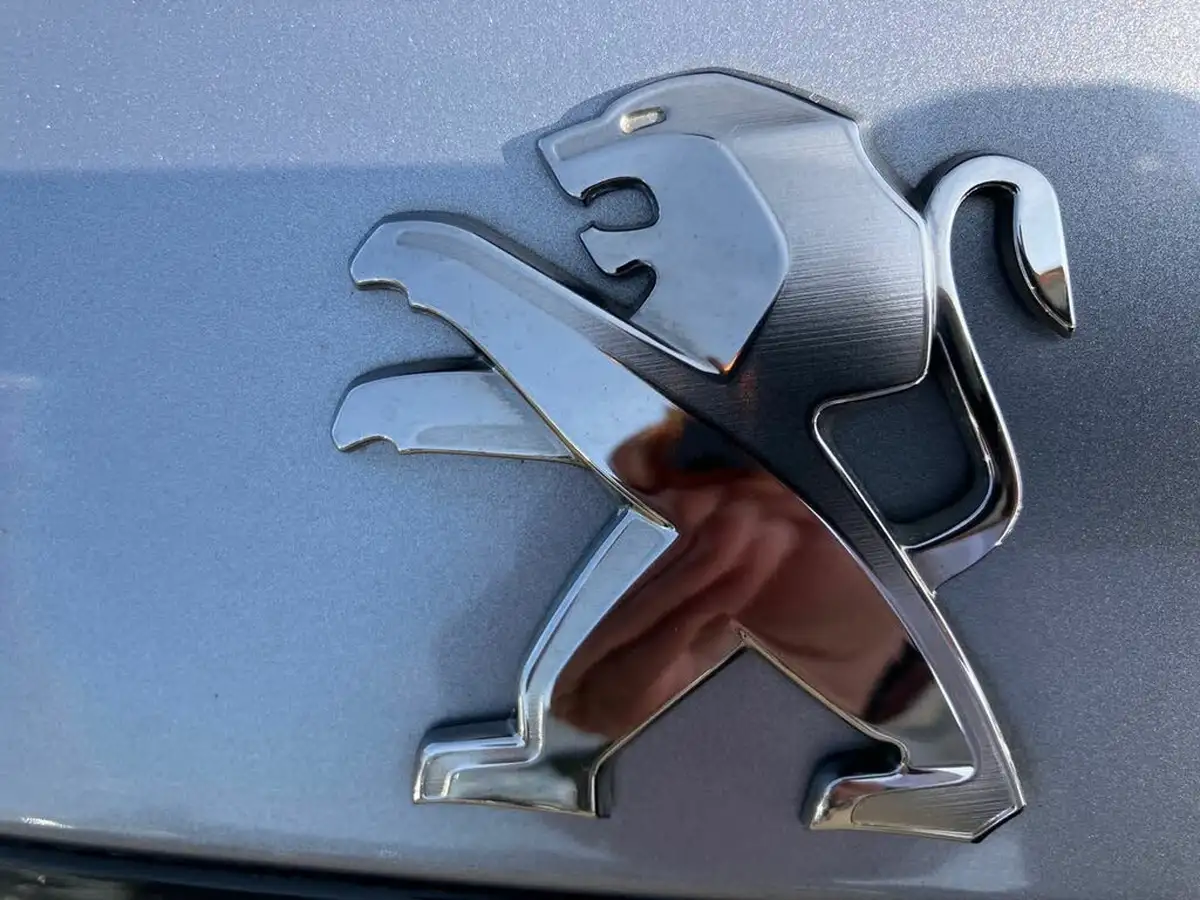 2022-peugeot-208-12-puretech-gt-100bhp-eat8-big-22