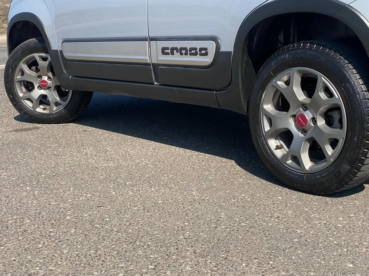 2023-fiat-panda-09-cross-big-16