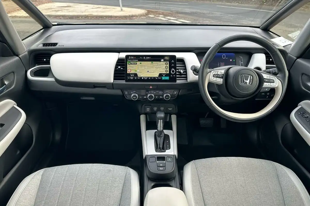 2023-honda-jazz-15-i-mmd-ex-107ps-big-4