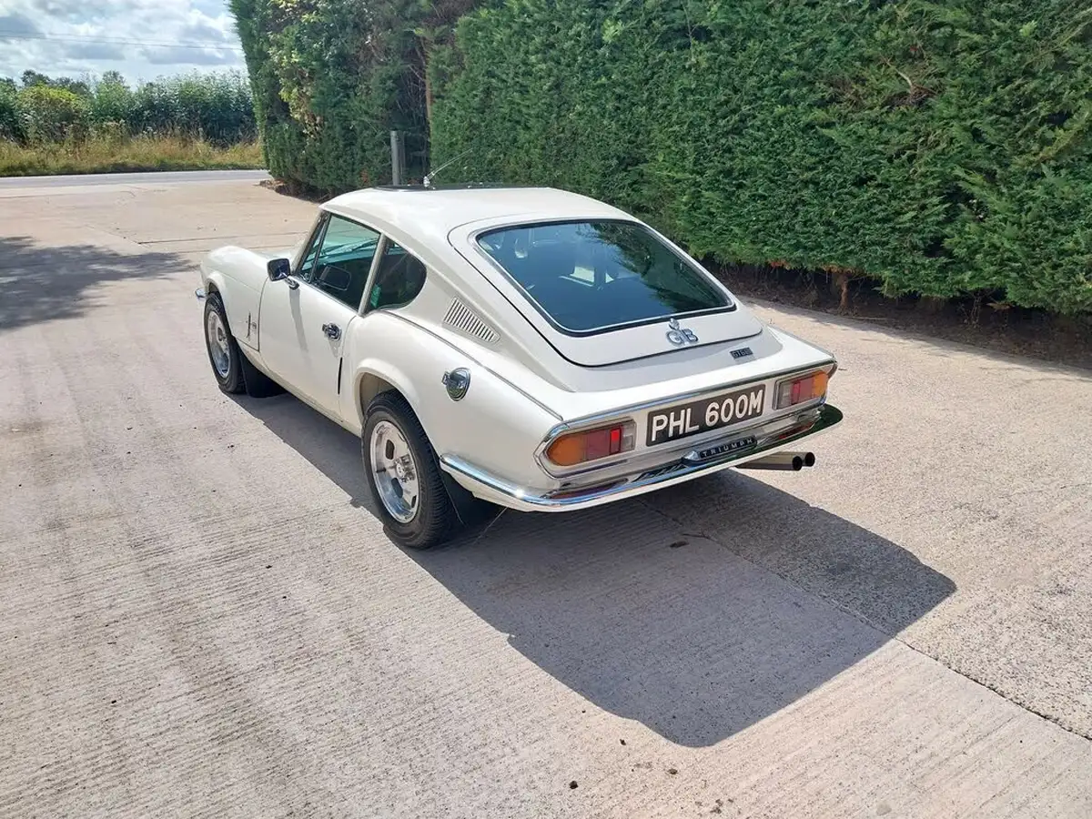 1973-triumph-gt6-20-big-18