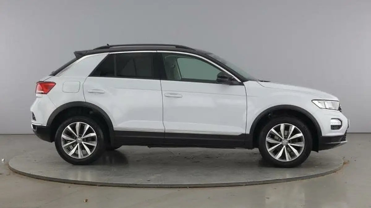 2020-volkswagen-t-roc-10-tsi-design-115ps-hatchback-5d-big-3