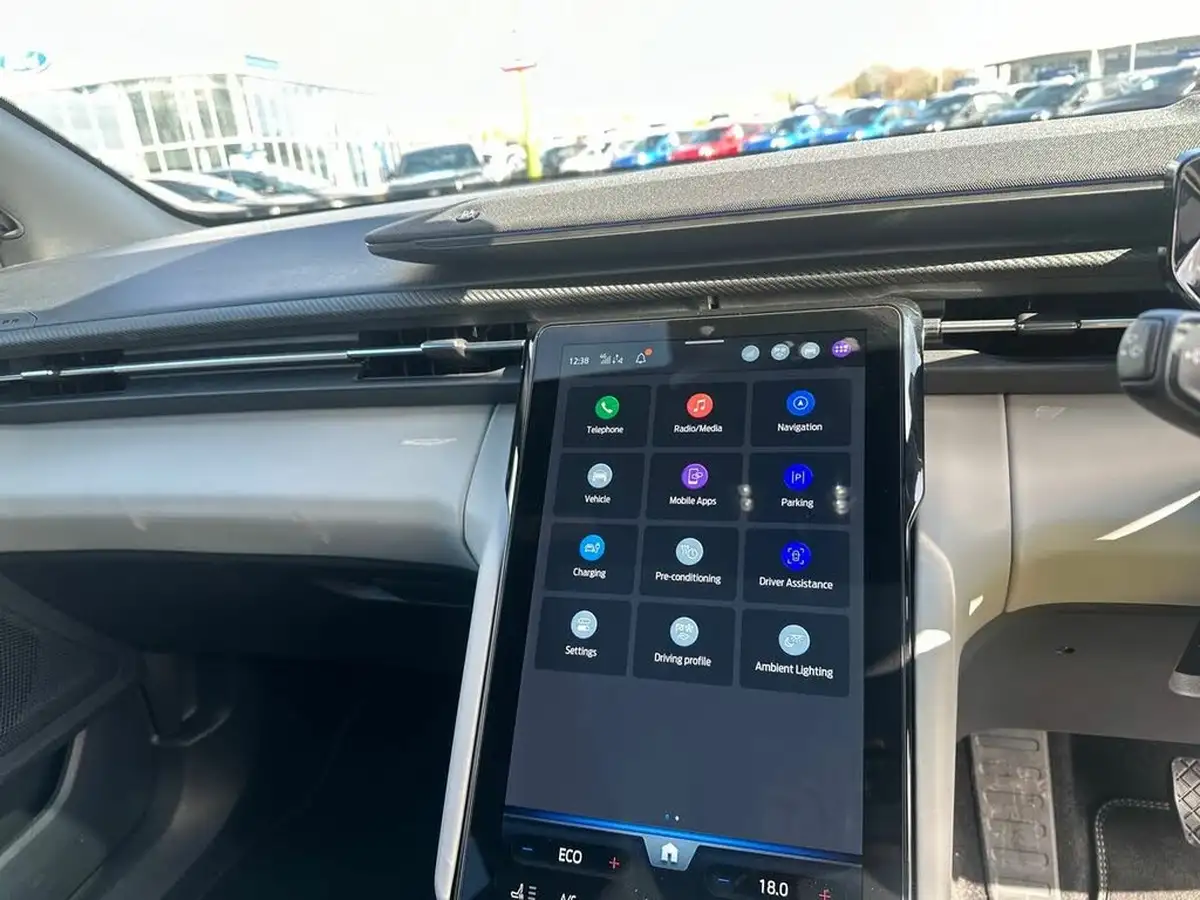 2024-ford-explorer-e-premium-286ps-77kwh-big-18