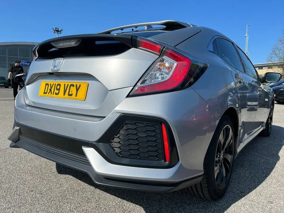 2019-honda-civic-16-i-dtec-sr-hatchback-5d-big-19
