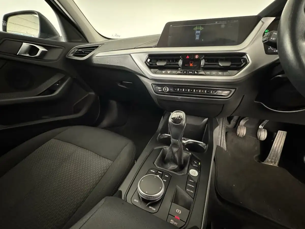2023-bmw-1-series-15-118i-se-big-29