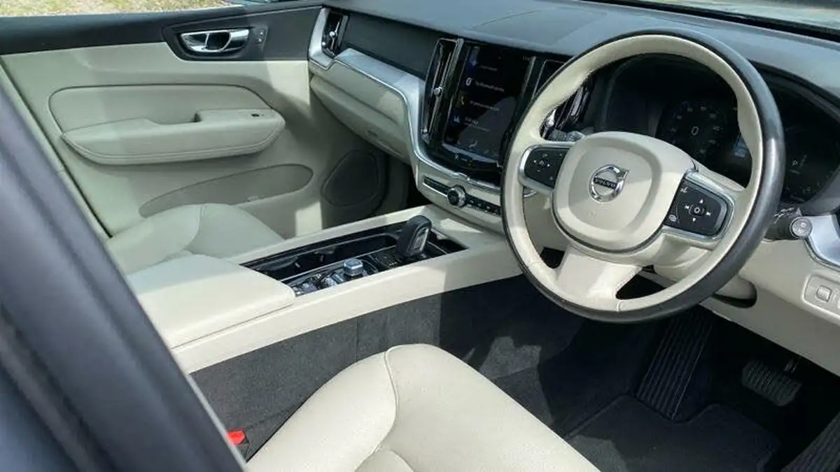 2021-volvo-xc60-20-t6-inscription-expression-340bhp-big-5