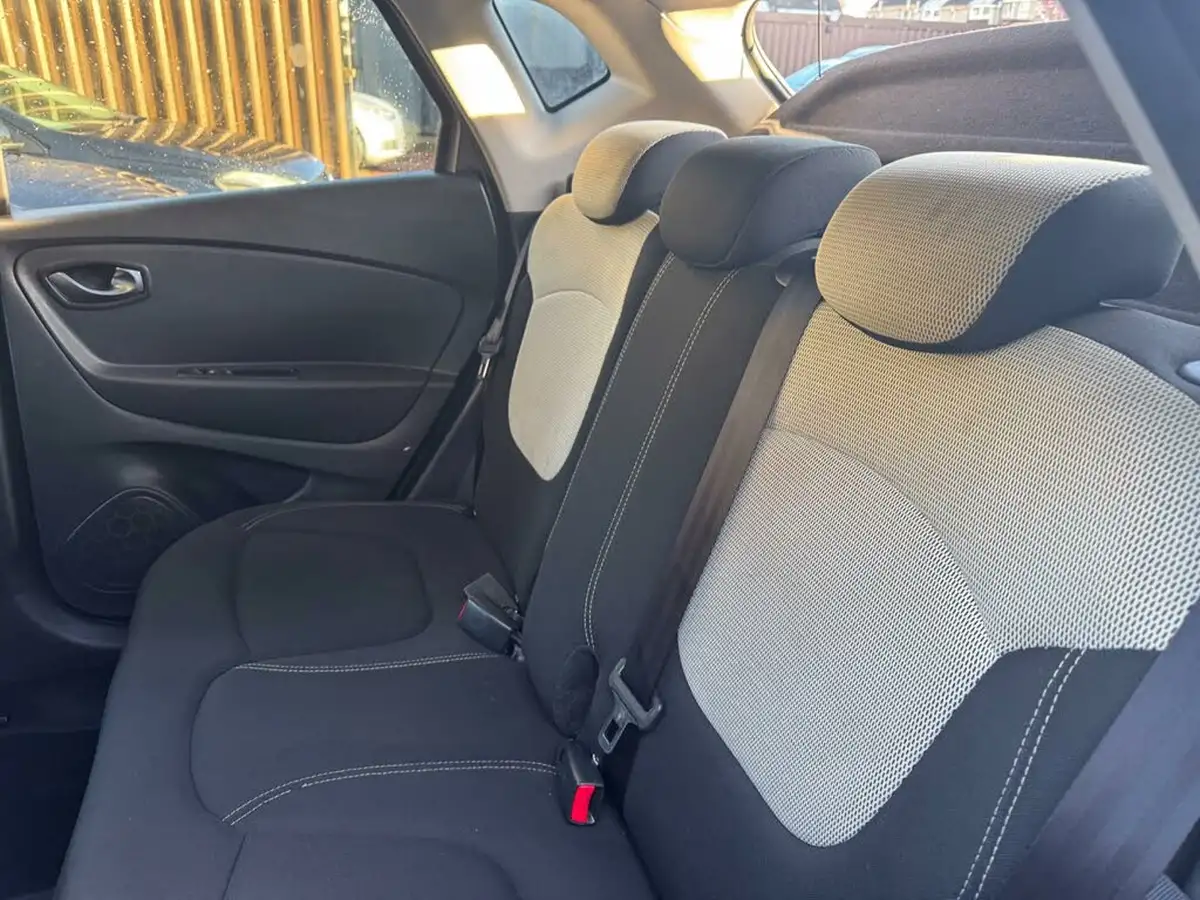 2019-renault-captur-09-tce-iconic-big-18
