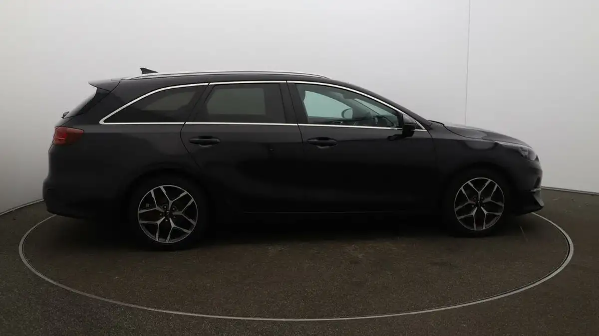 2022-kia-ceed-15-t-gdi-3-sportswagon-big-40