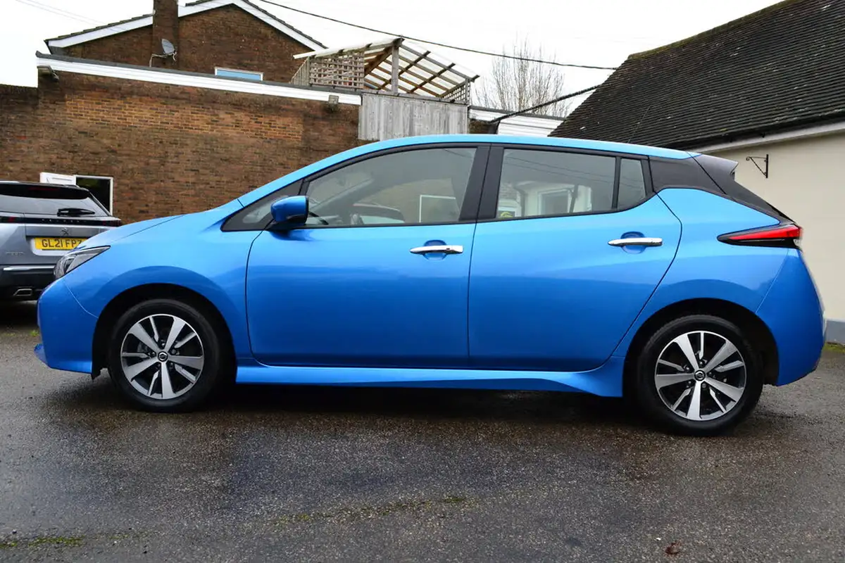2021-nissan-leaf-e-acenta-big-4