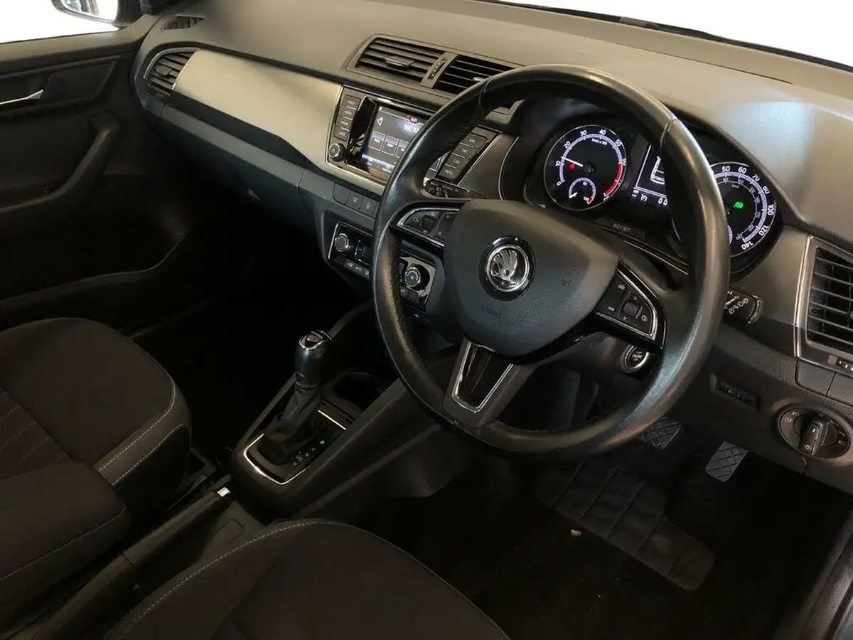 2019-skoda-fabia-10-tsi-se-l-109ps-estate-dsg-big-5