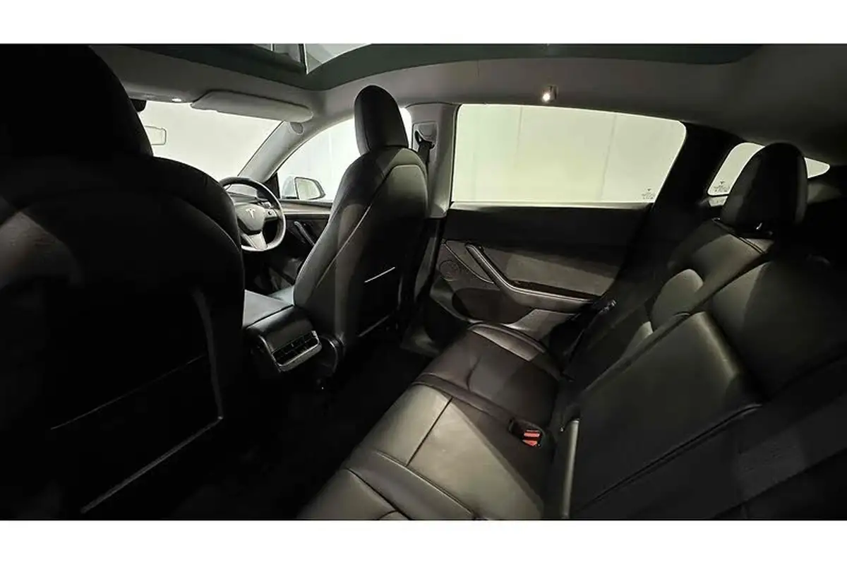 2022-tesla-model-y-e-long-range-big-20