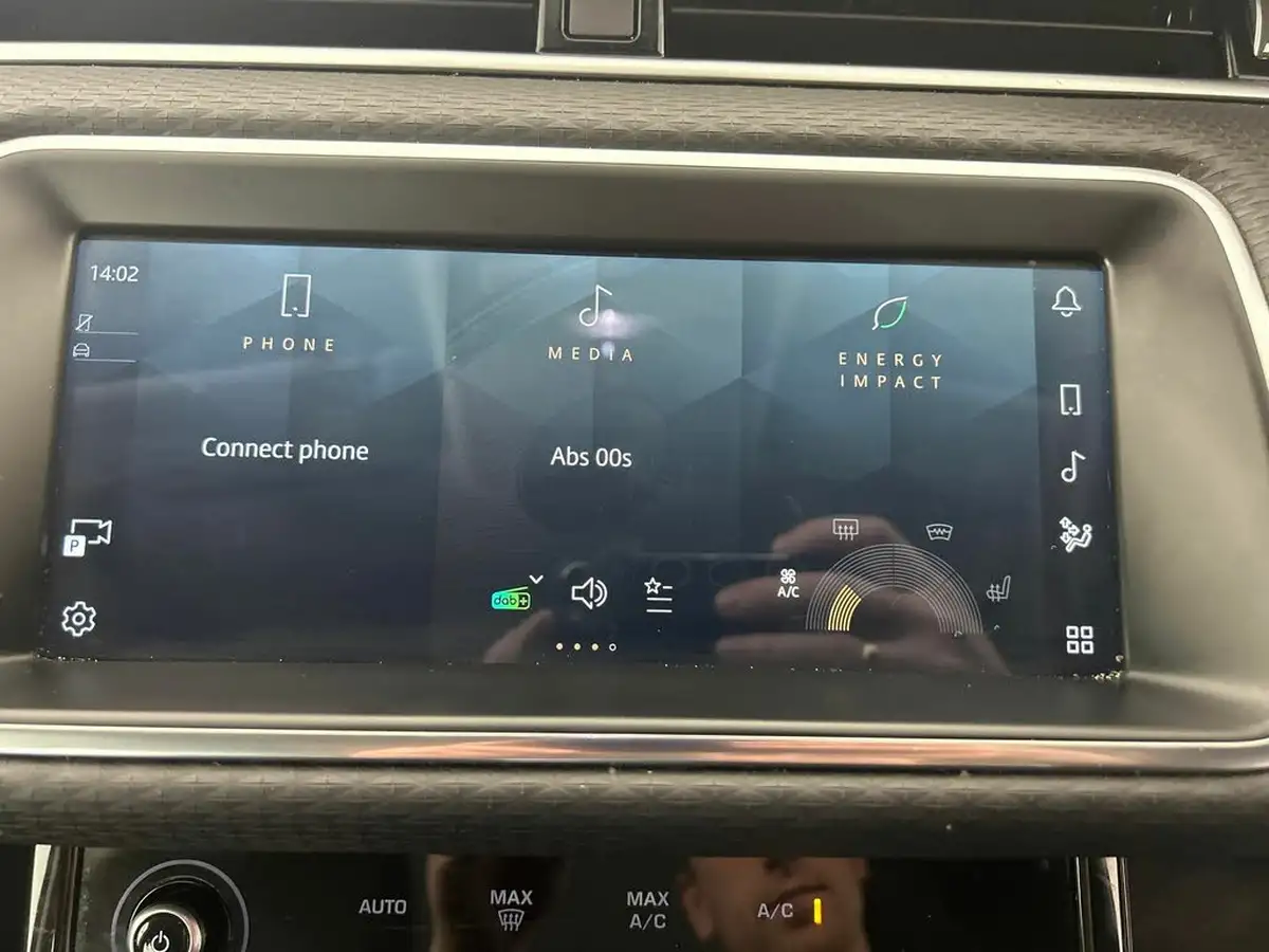 2022-land-rover-range-rover-evoque-20-d165-evoque-big-18