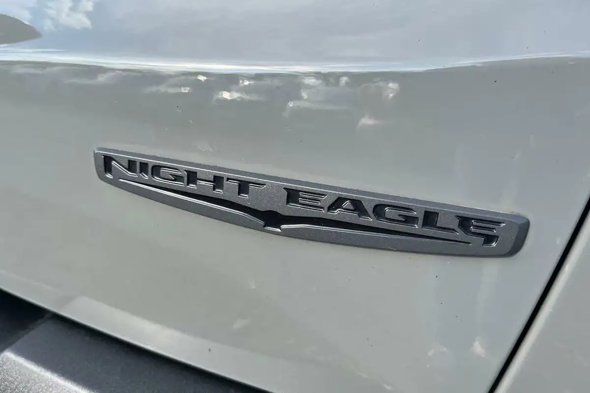 2021-jeep-renegade-10-gse-night-eagle-big-23