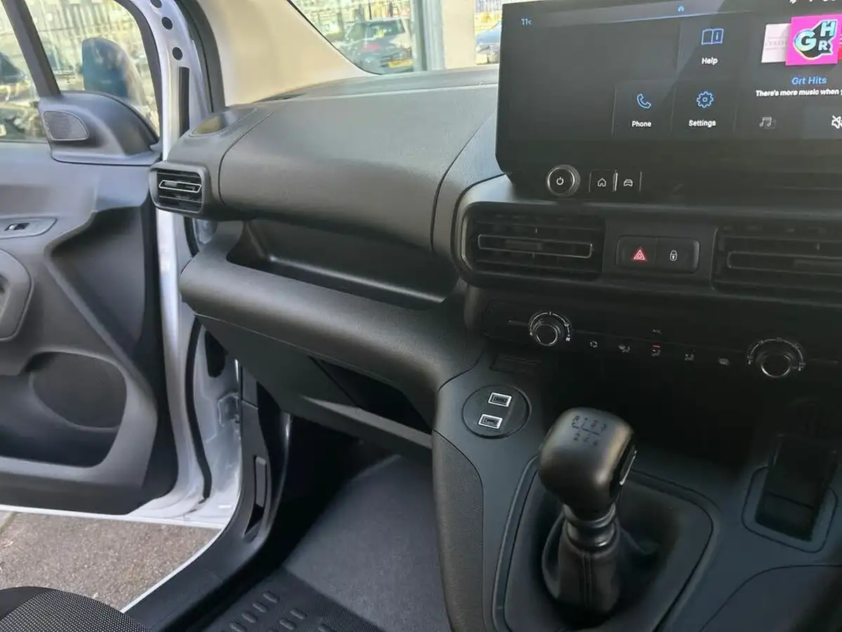 2024-peugeot-partner-15-bluehdi-professional-100pseu6d-big-34