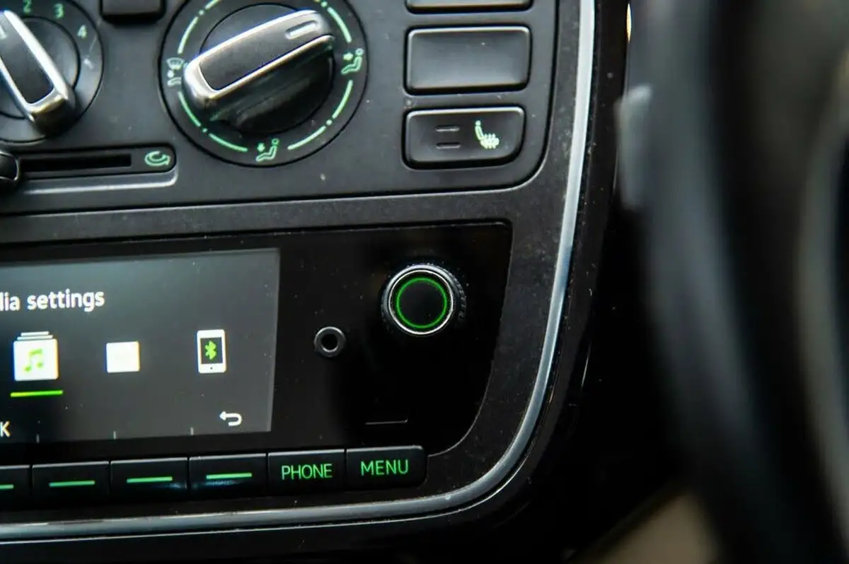 2016-skoda-citigo-10-se-l-greentech-75ps-5d-big-19